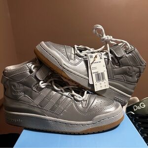 Ivy Park Hi Top adidas **unisex**never worn